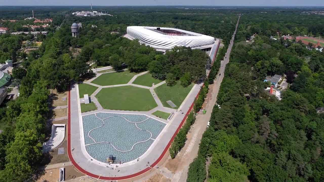 Debrecen-Nagyerdei-Stadion-es-futopalya